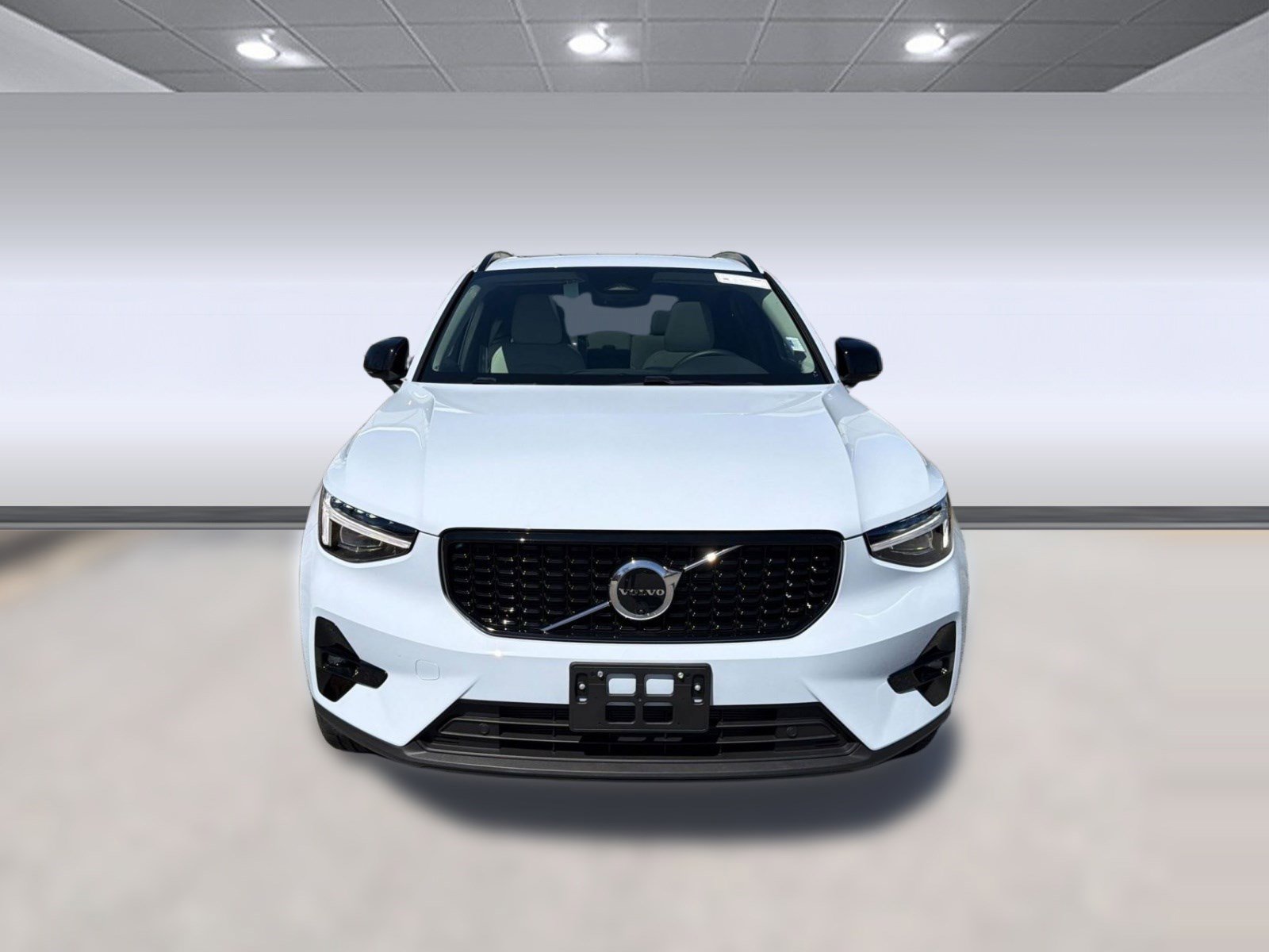 Used 2024 Volvo XC40 B5 Plus w/ Protection Package Premier image 6