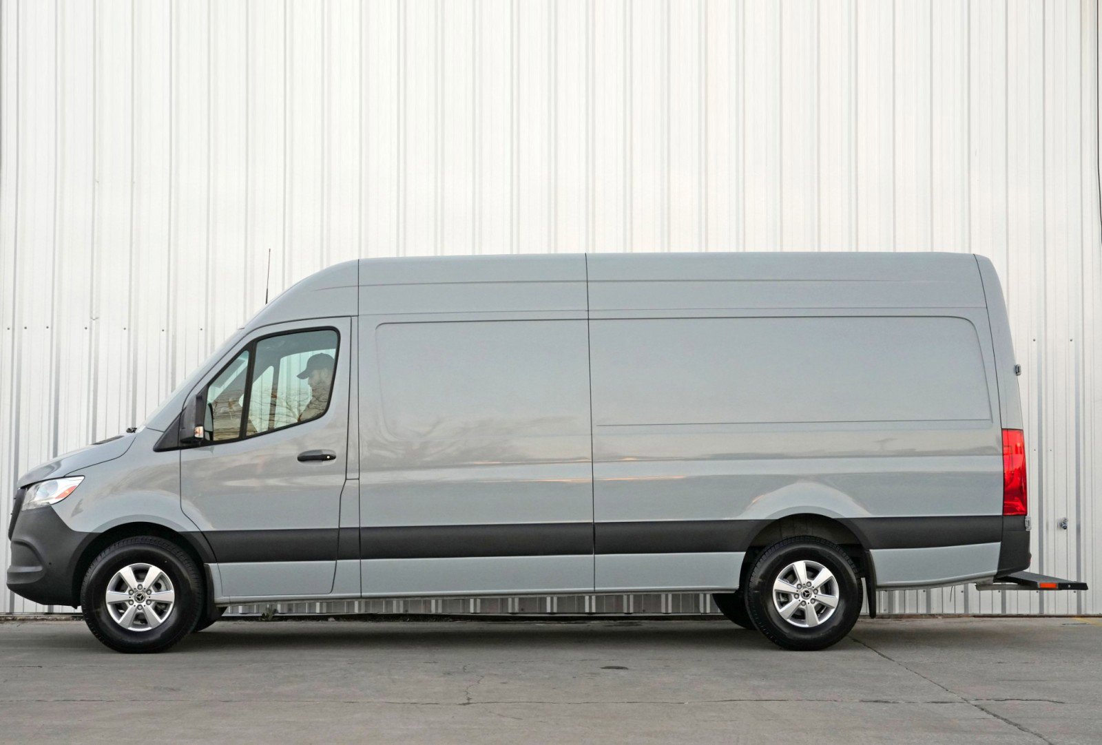 Used 2023 Mercedes-Benz Sprinter 2500 w/ Acoustic Package image 9