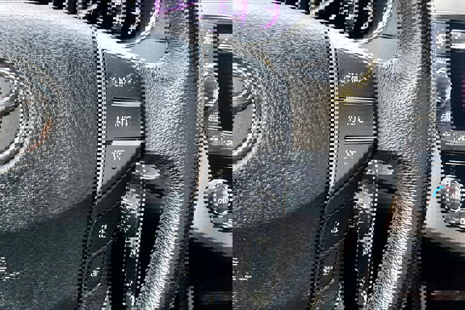 Used 2012 Toyota Avalon Limited image 17