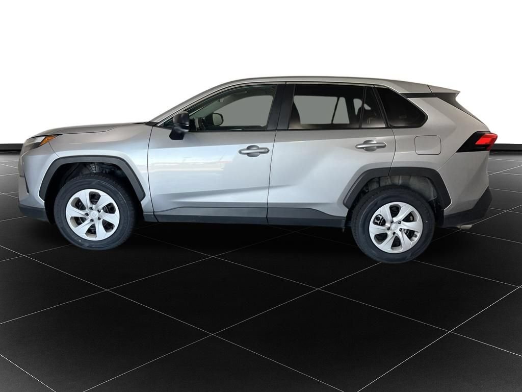 Used 2025 Toyota RAV4 LE AWD/4WD image 2