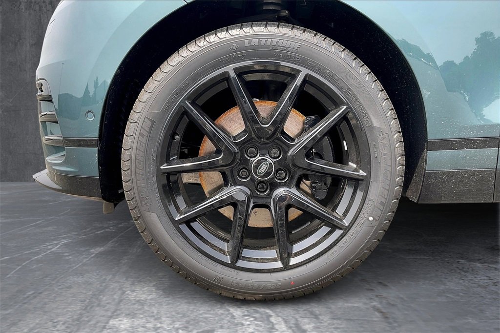 New 2026 Land Rover Range Rover Velar Dynamic SE image 13