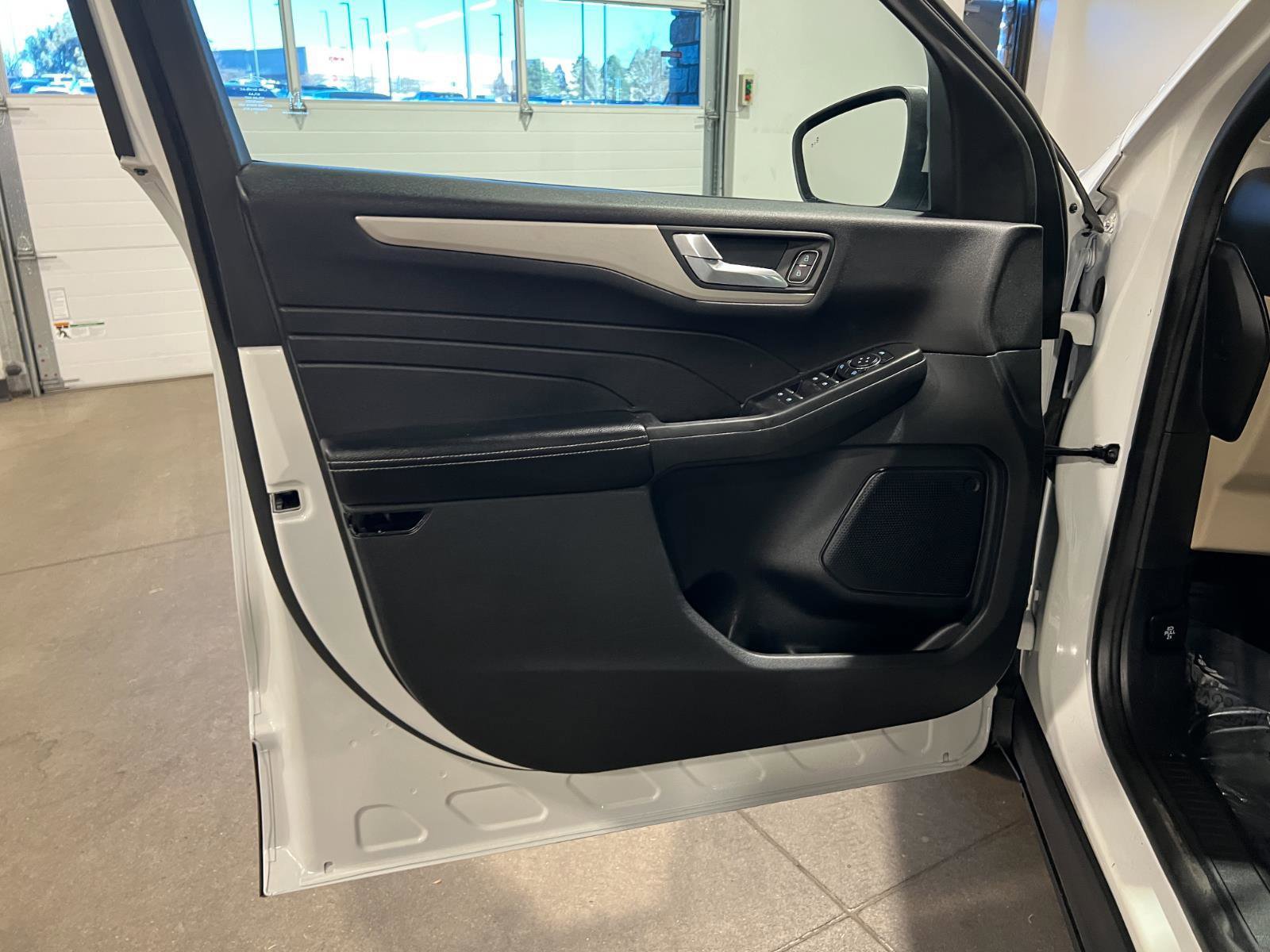 Used 2021 Ford Escape SEL image 28