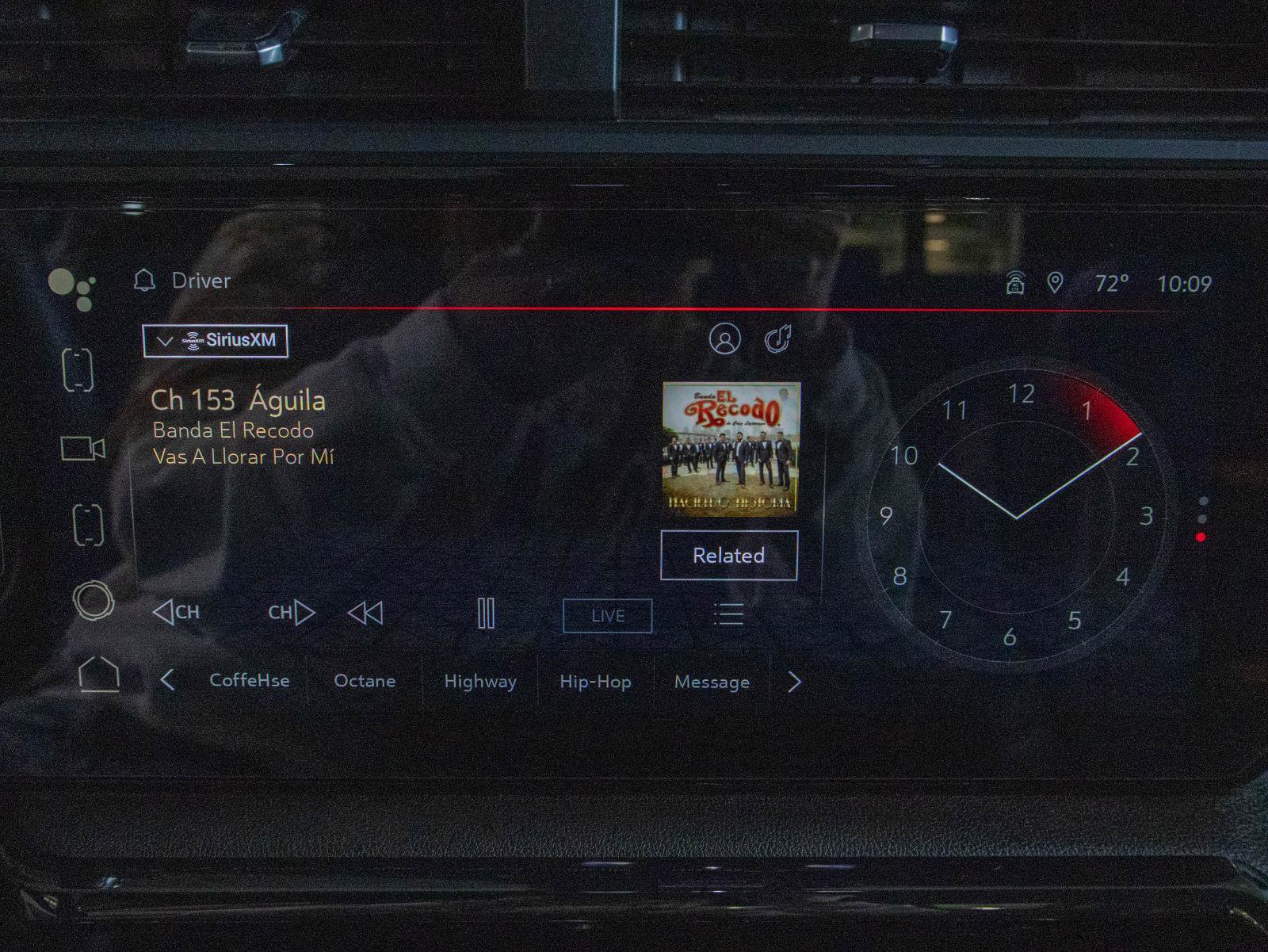 Used 2024 GMC Sierra 2500 AT4 w/ AT4 Premium Plus Package AWD/4WD image 9