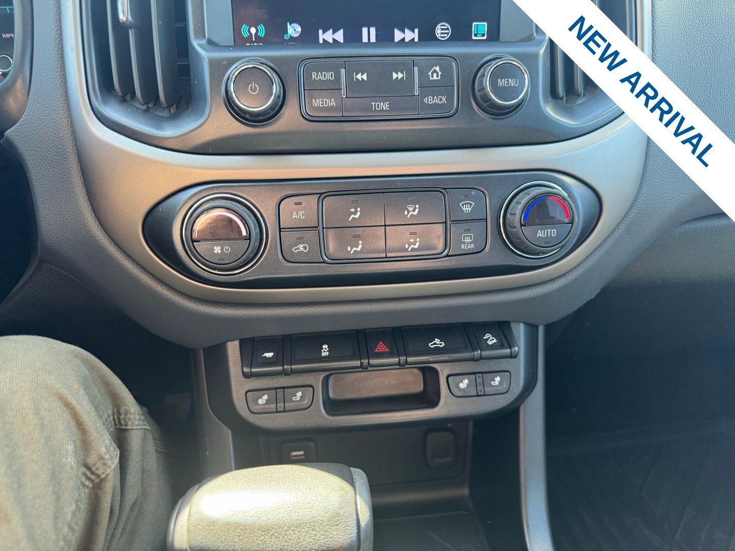 Used 2018 Chevrolet Colorado Z71 w/ Centennial Edition image 25