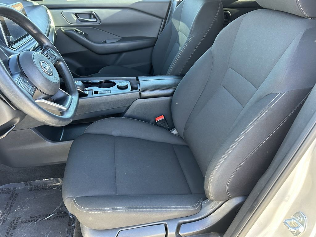 Used 2024 Nissan Rogue S image 25