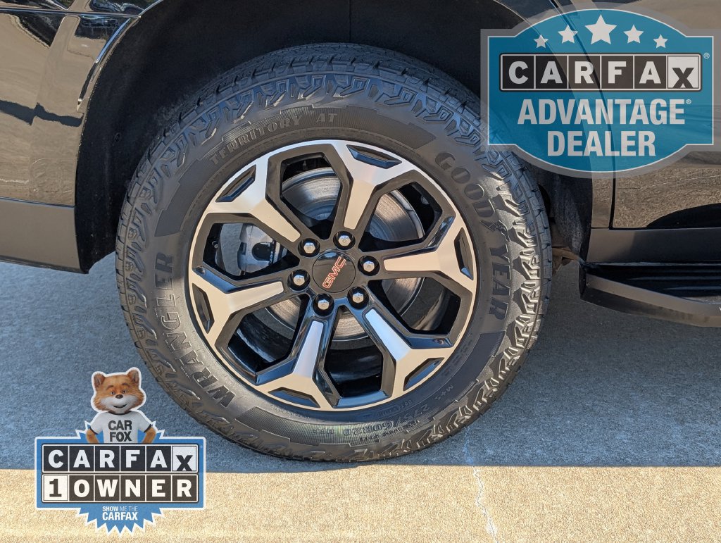 Used 2025 GMC Yukon AT4 AWD/4WD image 3