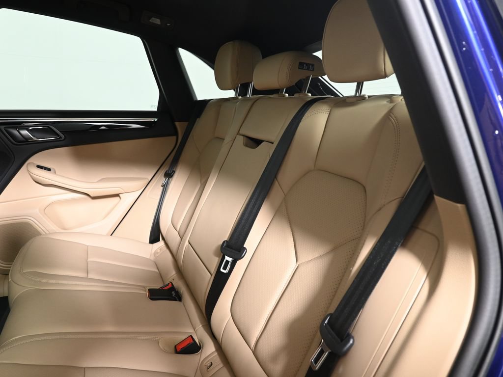 New 2026 Porsche Macan AWD/4WD image 38