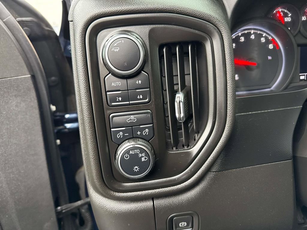 Used 2022 Chevrolet Silverado 1500 Custom Trail Boss w/ LPO, Dark Essentials Package image 15