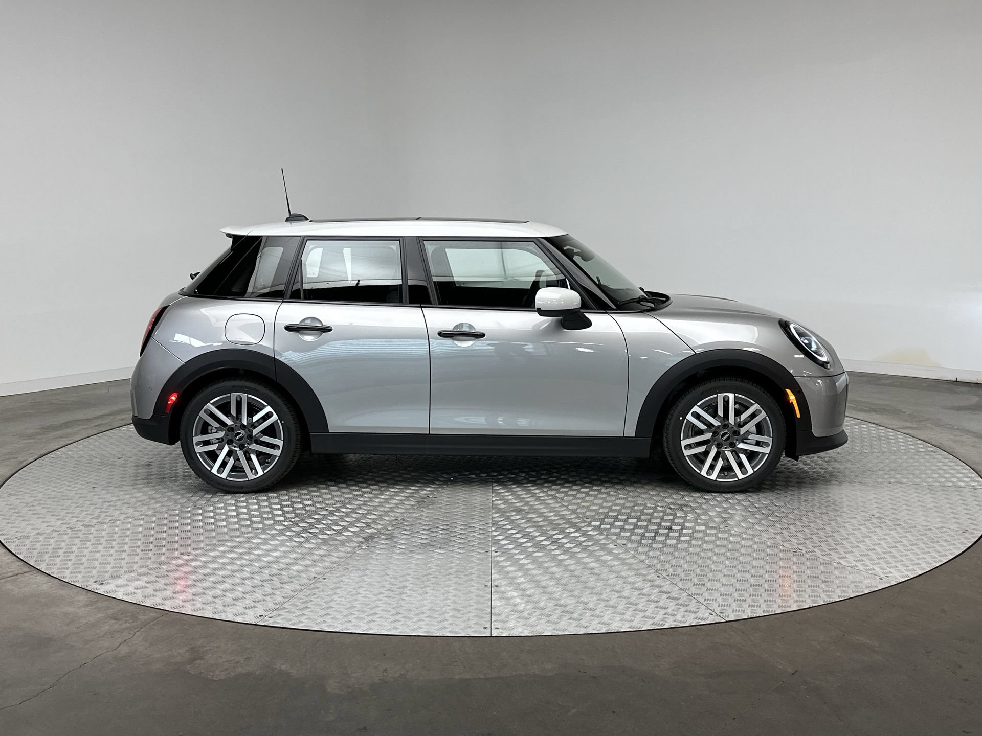 Used 2026 MINI Cooper S FWD image 10