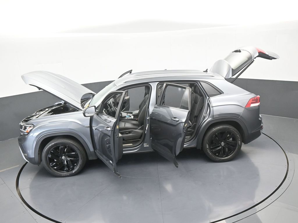 Used 2022 Volkswagen Atlas Cross Sport SE w/ Black Wheel Package image 68