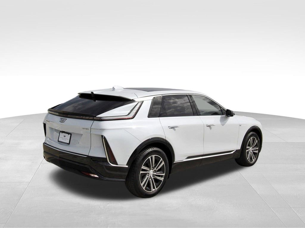 New 2026 Cadillac Lyriq Luxury image 4
