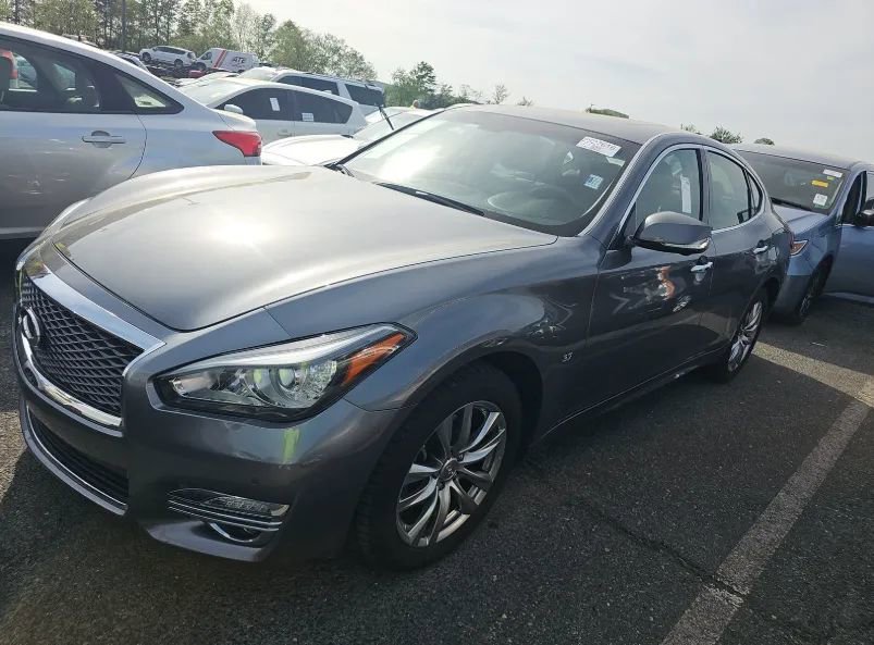 Used 2016 INFINITI Q70 3.7
