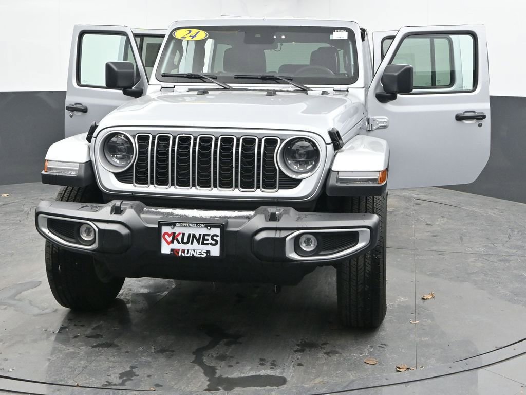 Used 2024 Jeep Wrangler Sahara image 46