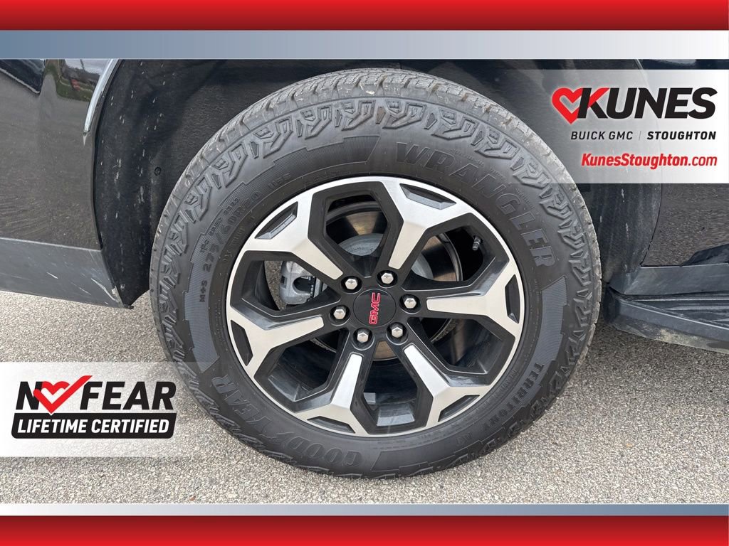 Used 2025 GMC Yukon XL AT4 image 12