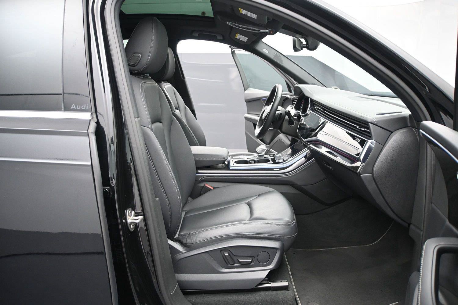 Used 2025 Audi Q7 3.0T Premium Plus AWD/4WD image 18