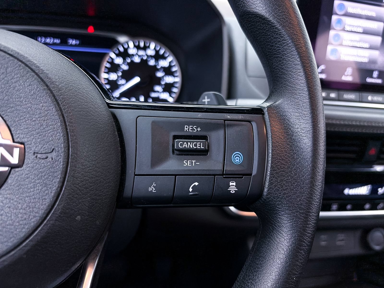 Used 2022 Nissan Rogue SV FWD image 31
