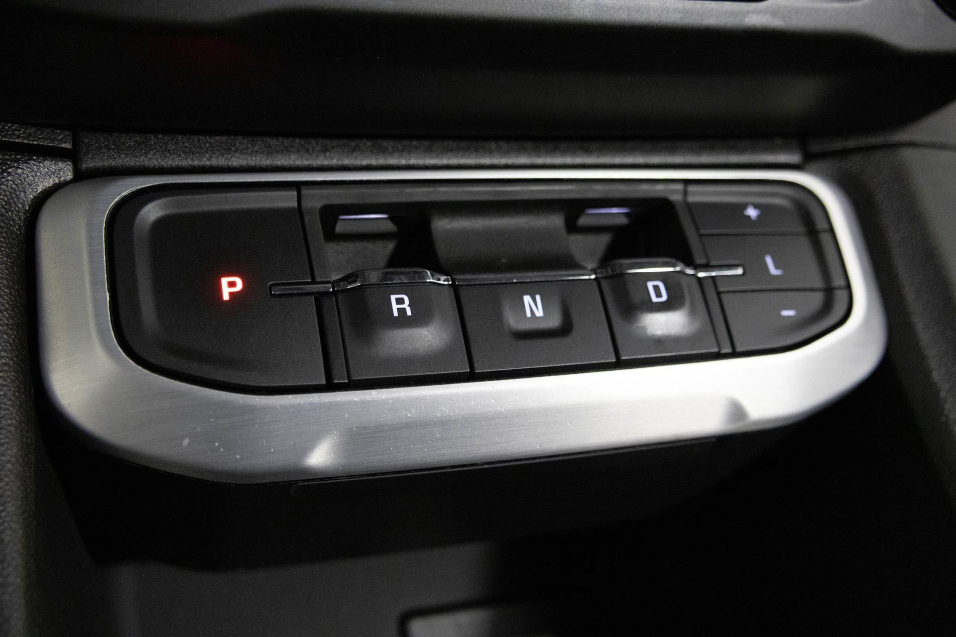 Certified 2023 GMC Acadia SLE w/ Driver Convenience Package image 26