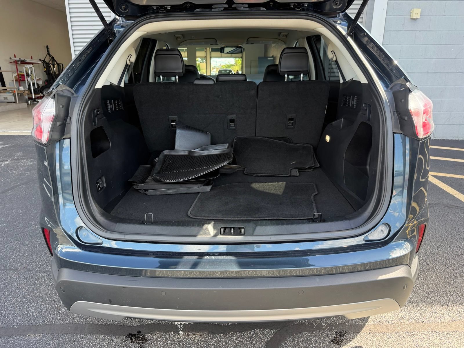 Used 2023 Ford Edge SEL AWD/4WD image 37