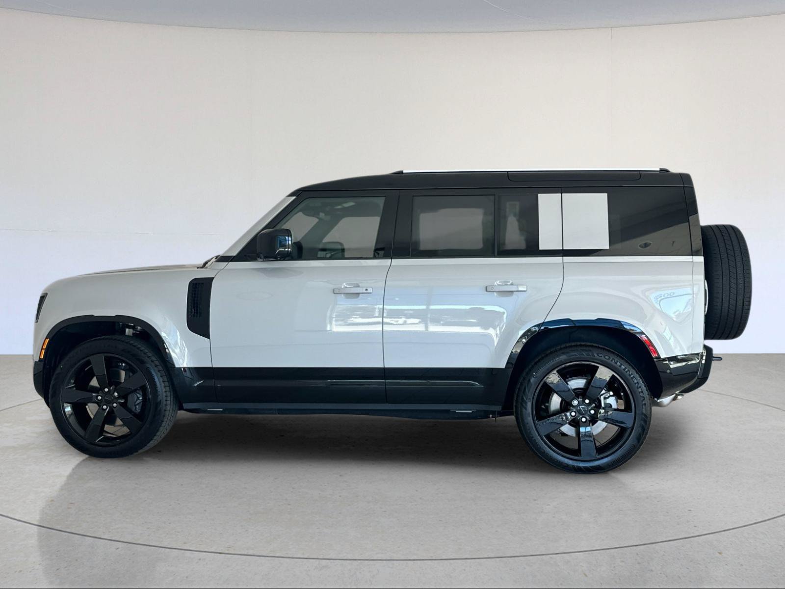 New 2026 Land Rover Defender 110 X-Dynamic SE AWD/4WD image 3