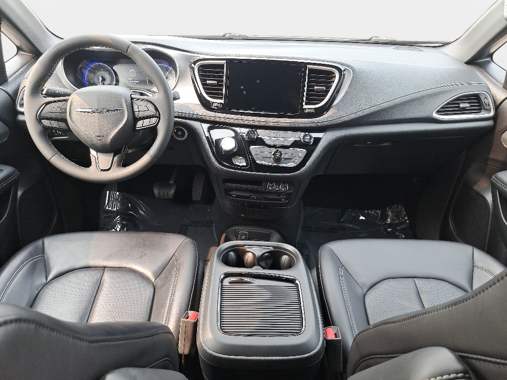 Certified 2023 Chrysler Pacifica Touring-L w/ Uconnect Theater Family Group AWD/4WD image 37