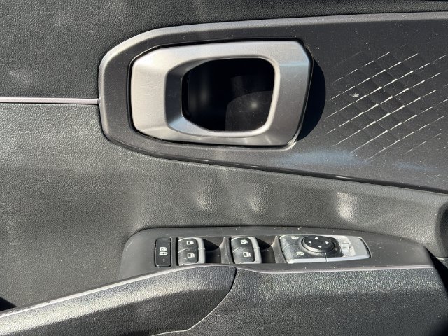 Used 2023 Kia Sorento LX FWD image 20