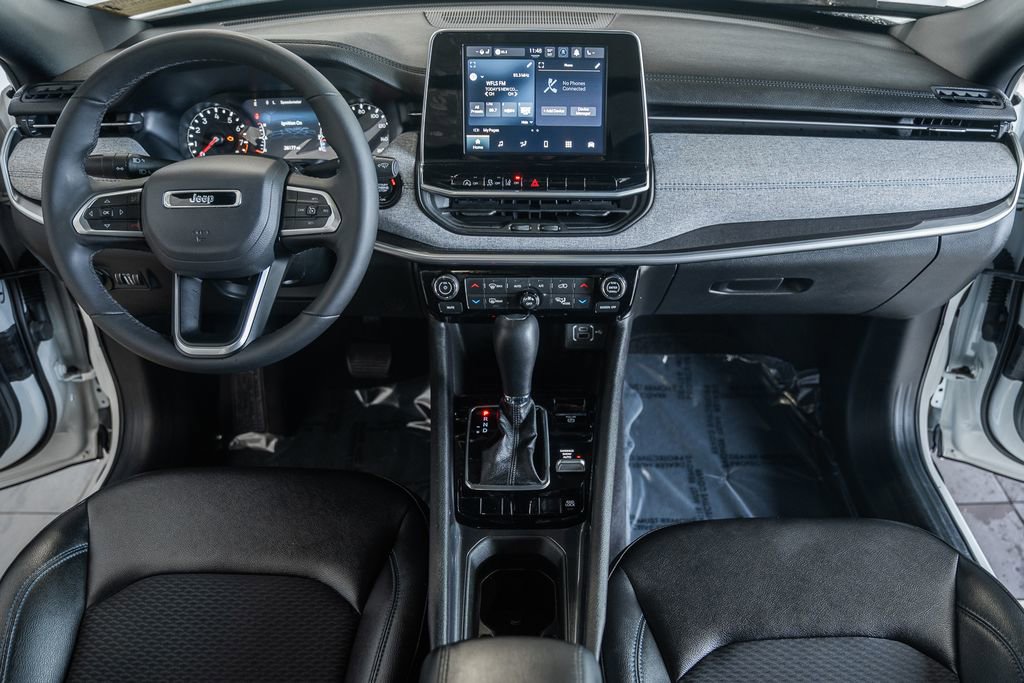 Certified 2025 Jeep Compass Latitude w/ Sun & Sound Group image 26