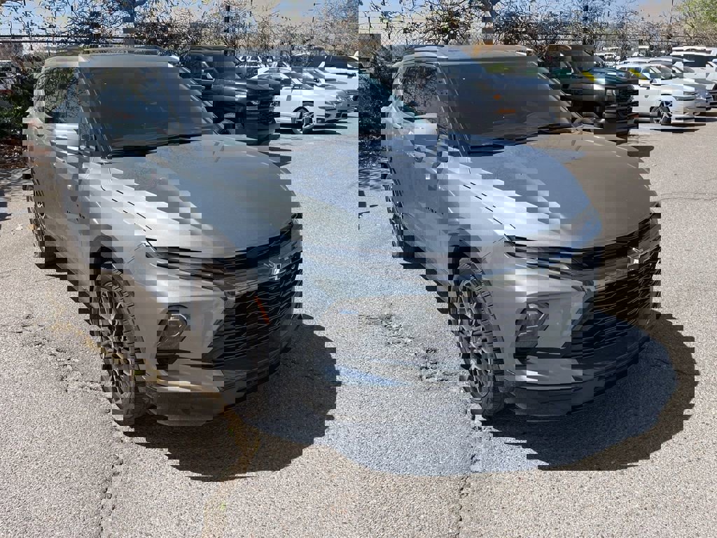 Certified 2023 Chevrolet Blazer RS w/ Driver Confidence II Package image 4