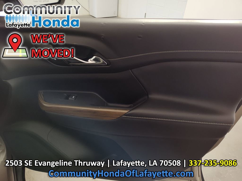 Used 2023 GMC Acadia SLE FWD image 32