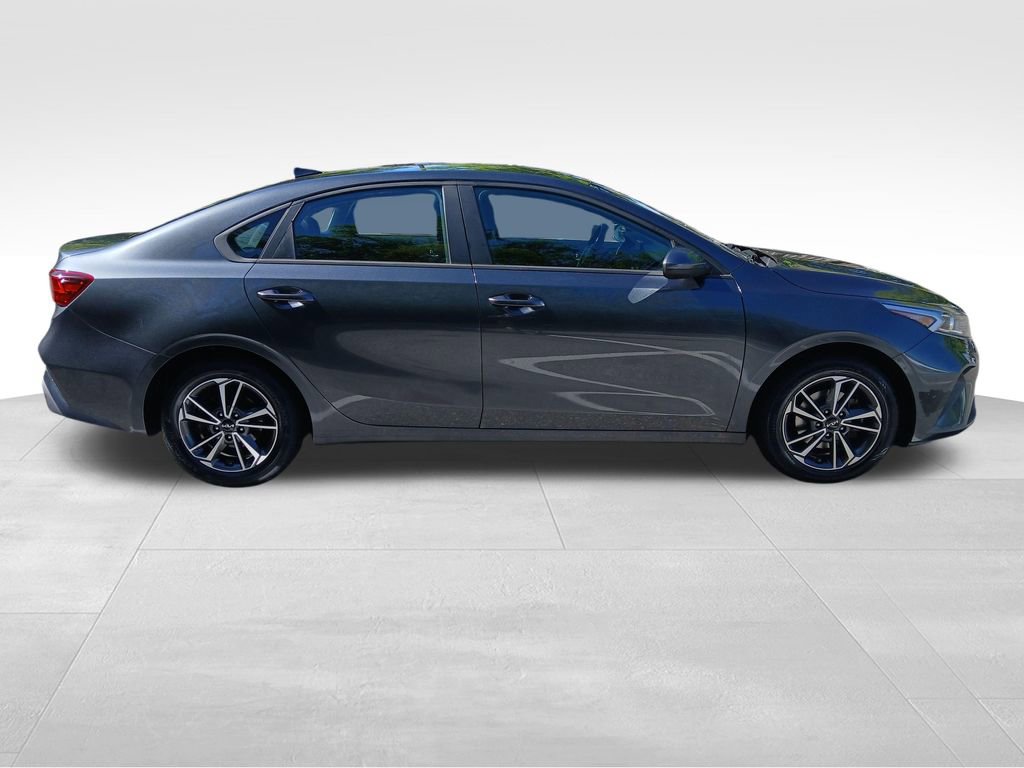 Used 2022 Kia Forte LXS FWD image 14