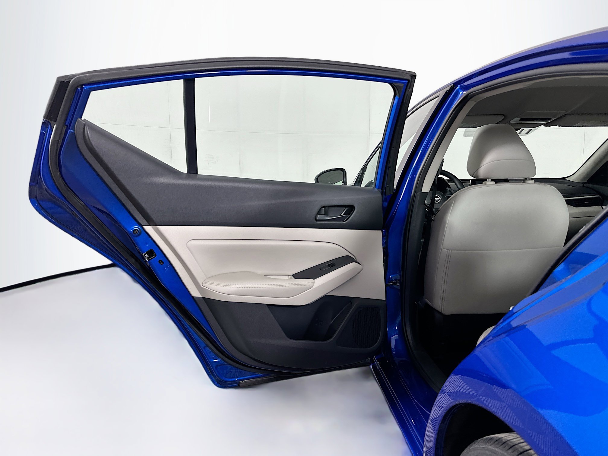 Used 2025 Nissan Altima 2.5 SV image 25