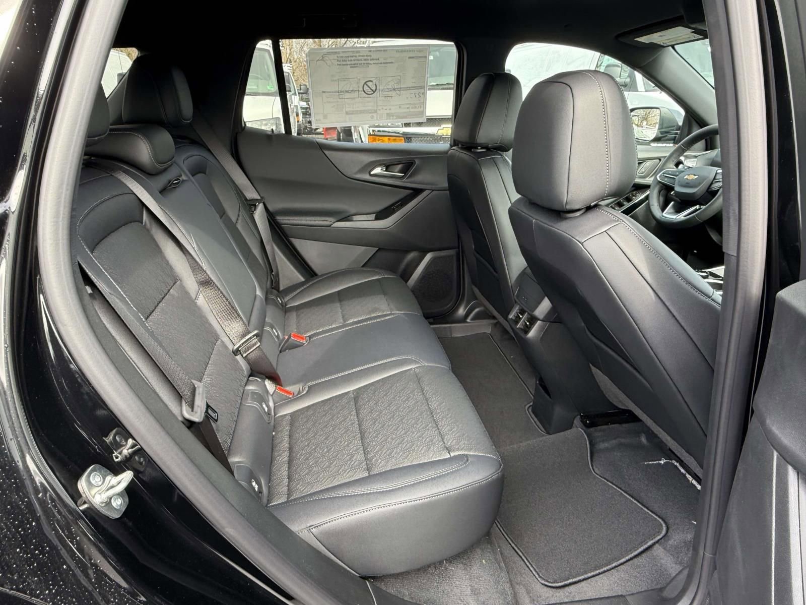 New 2026 Chevrolet Equinox LT w/ Convenience Package II FWD image 22