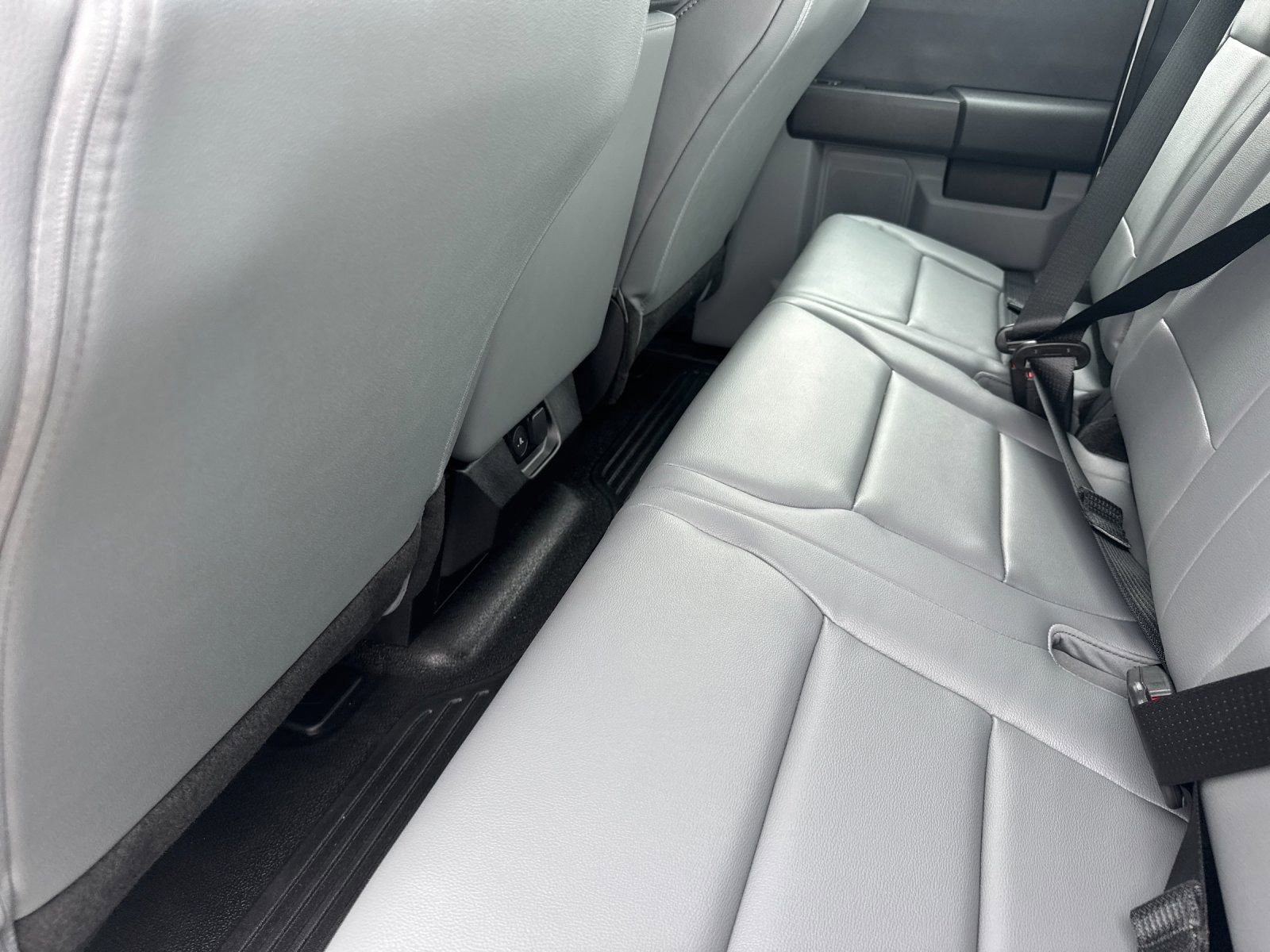 New 2026 Ford F250 XL w/ XL Chrome Package image 12