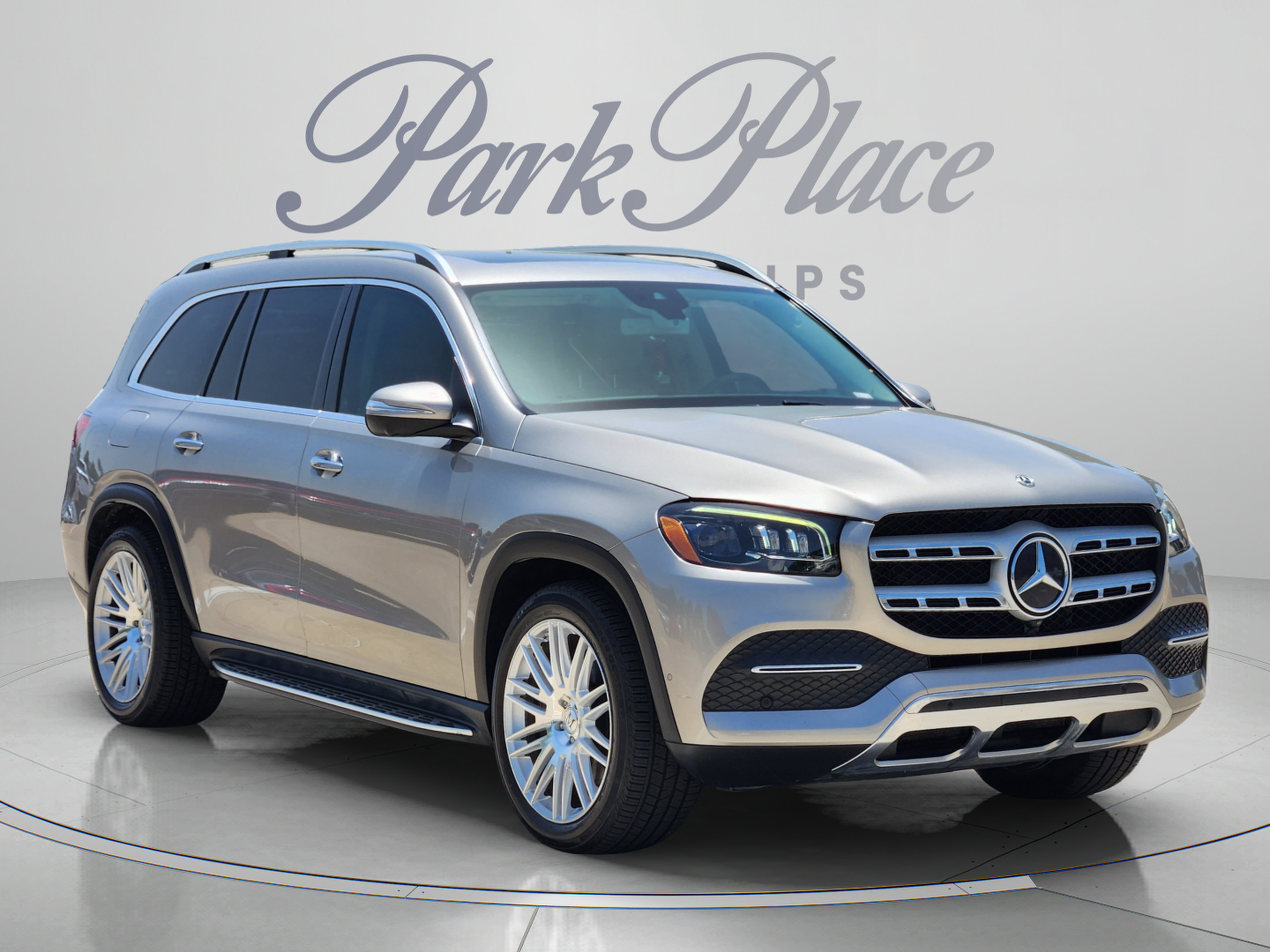 Used 2020 Mercedes-Benz GLS 450 4MATIC image 4