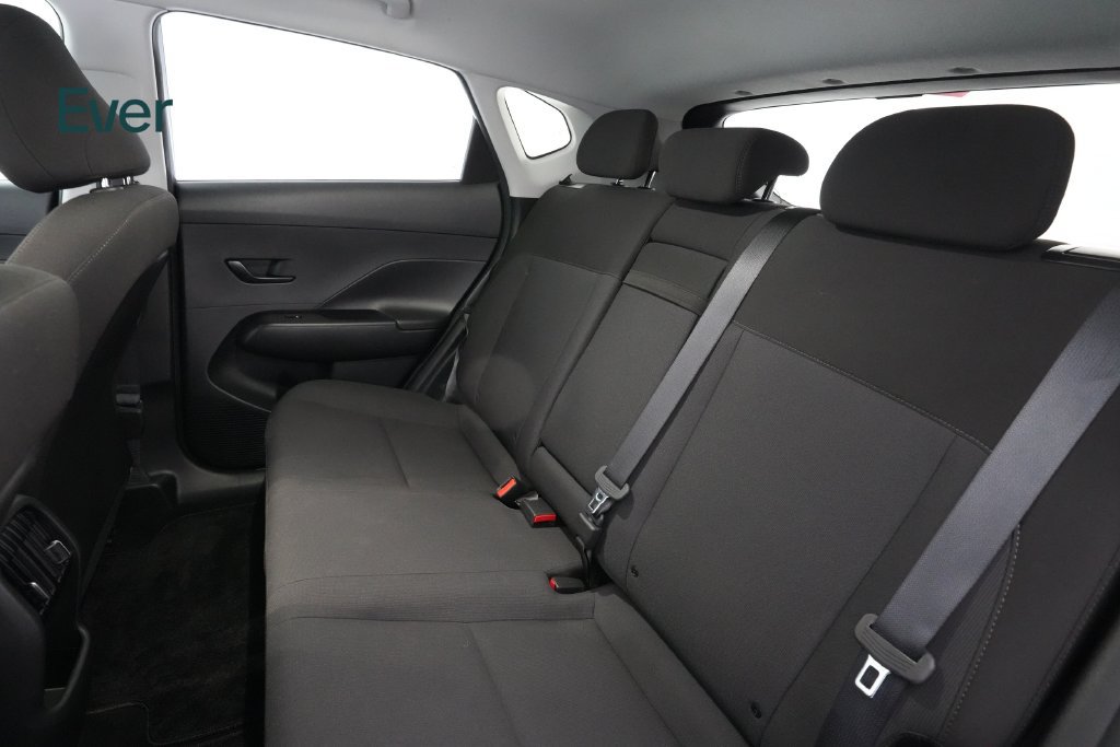 Used 2025 Hyundai Kona SEL FWD image 24