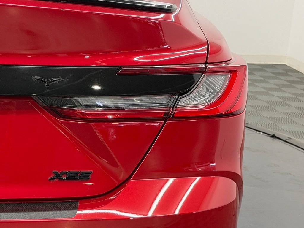 Used 2025 Toyota Camry XSE FWD image 14