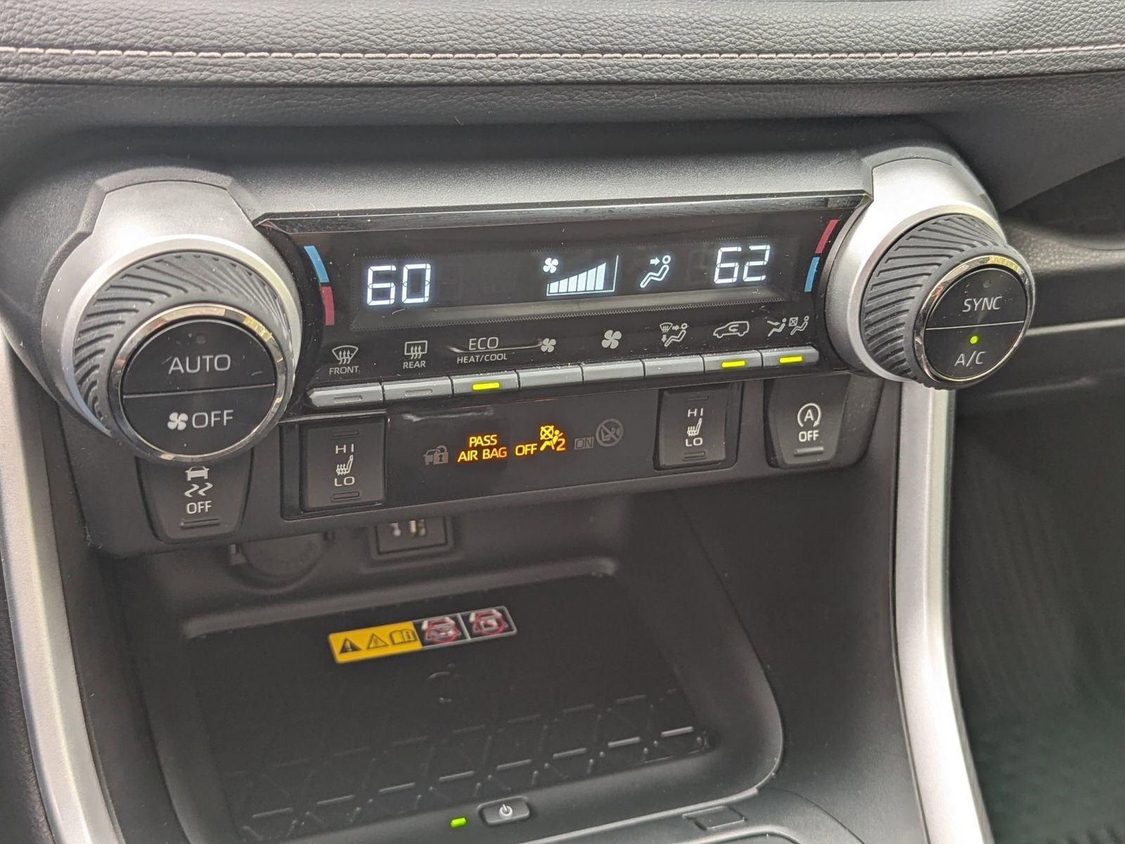 Used 2025 Toyota RAV4 XLE Premium image 17