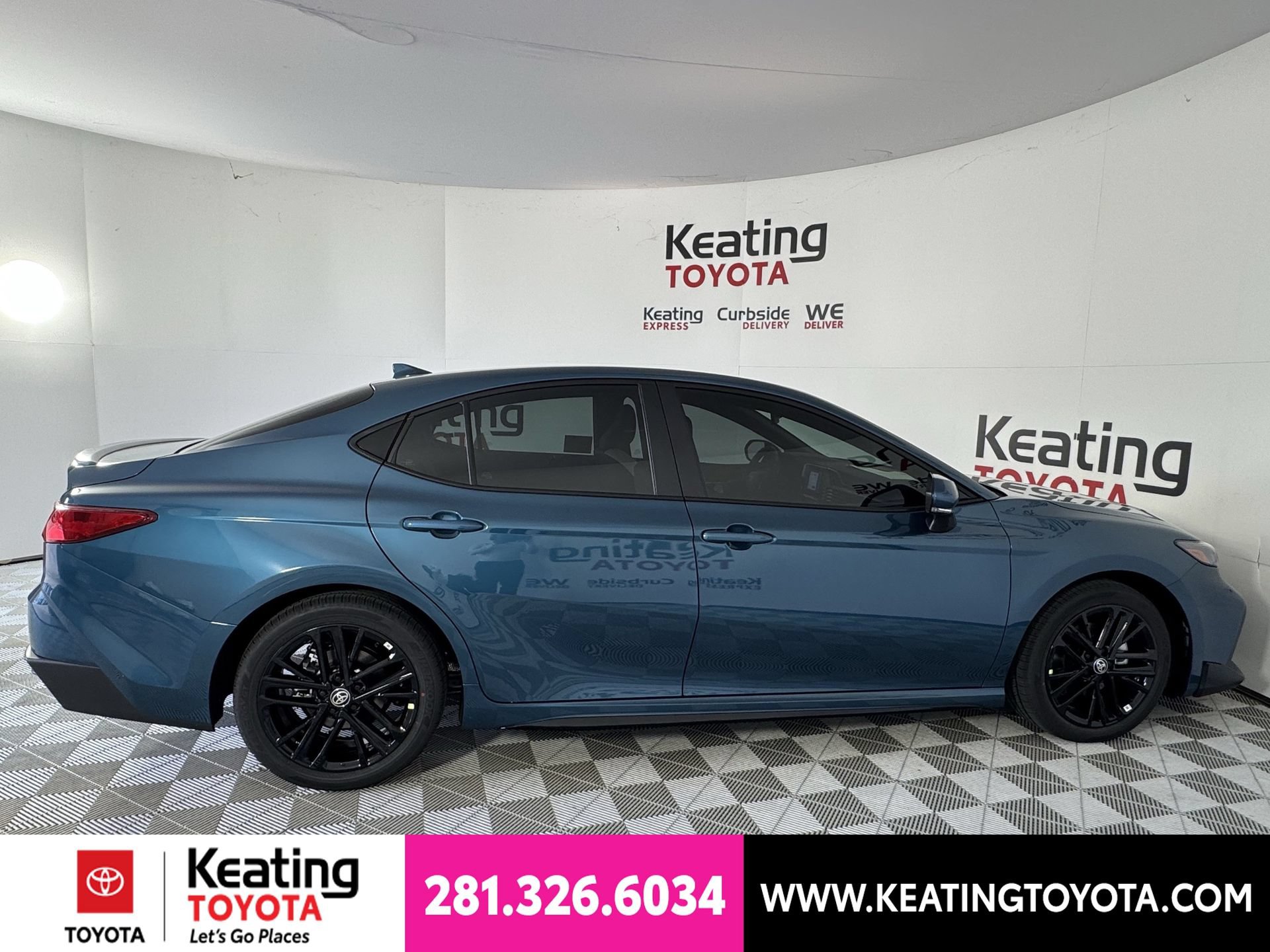 New 2026 Toyota Camry SE FWD image 4