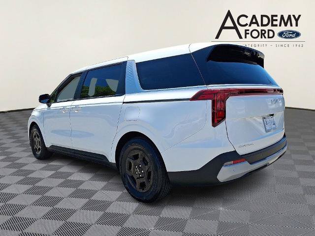 Used 2025 Kia Carnival FWD image 4