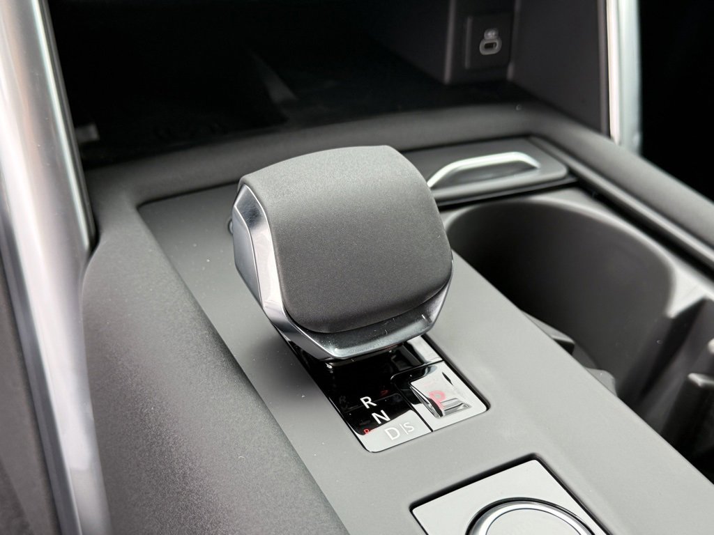 New 2025 Land Rover Discovery Dynamic SE image 20