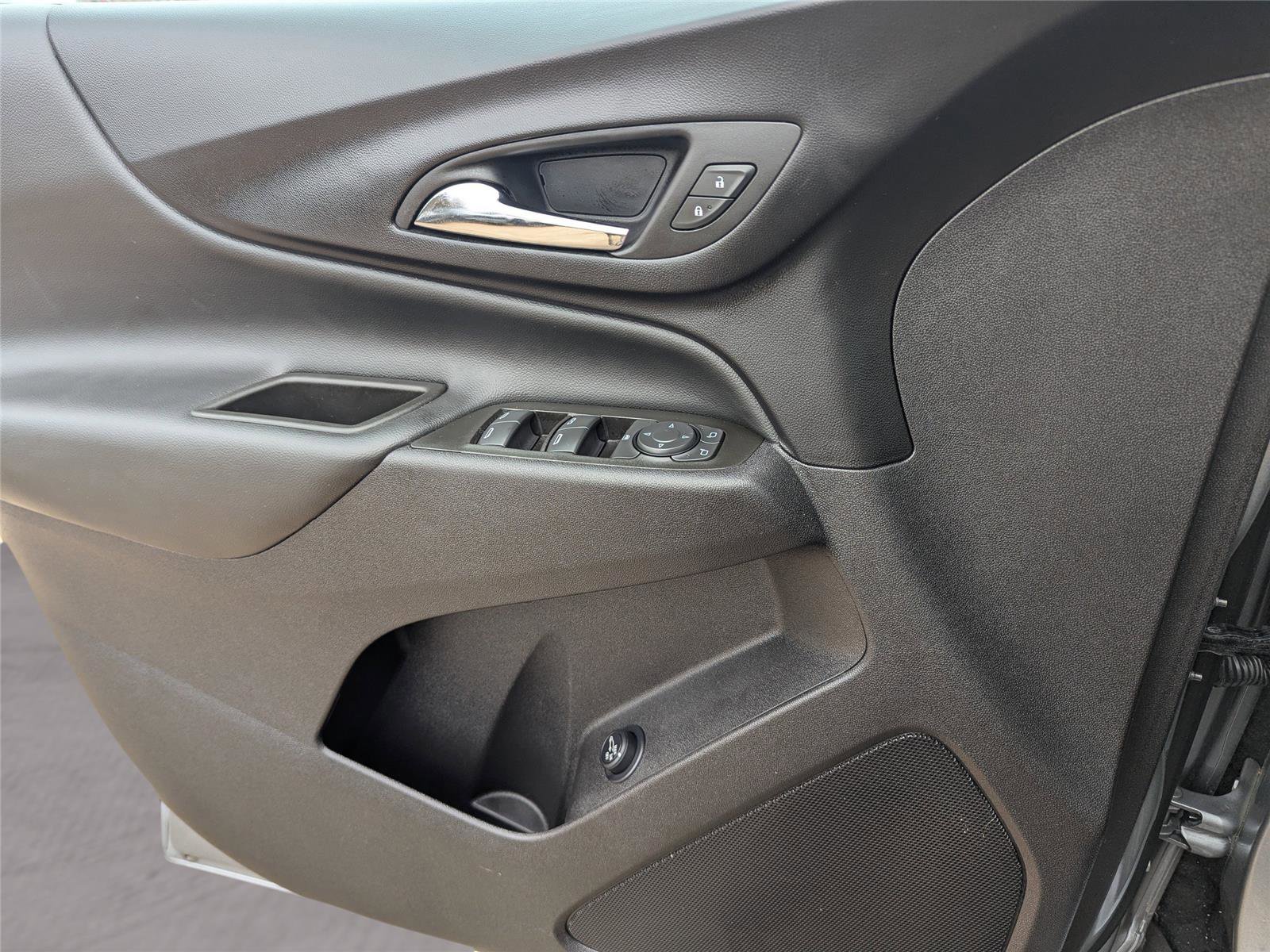 Used 2024 Chevrolet Equinox LT image 19