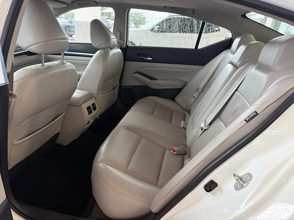 Used 2019 Nissan Altima 2.0 Platinum FWD image 19