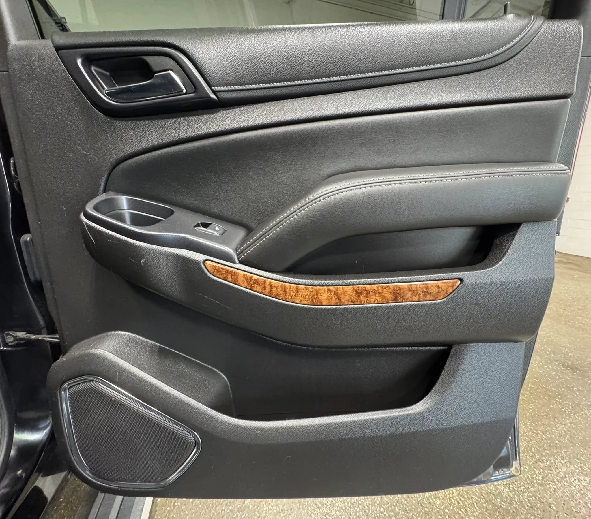 Used 2016 Chevrolet Suburban LTZ AWD/4WD image 40