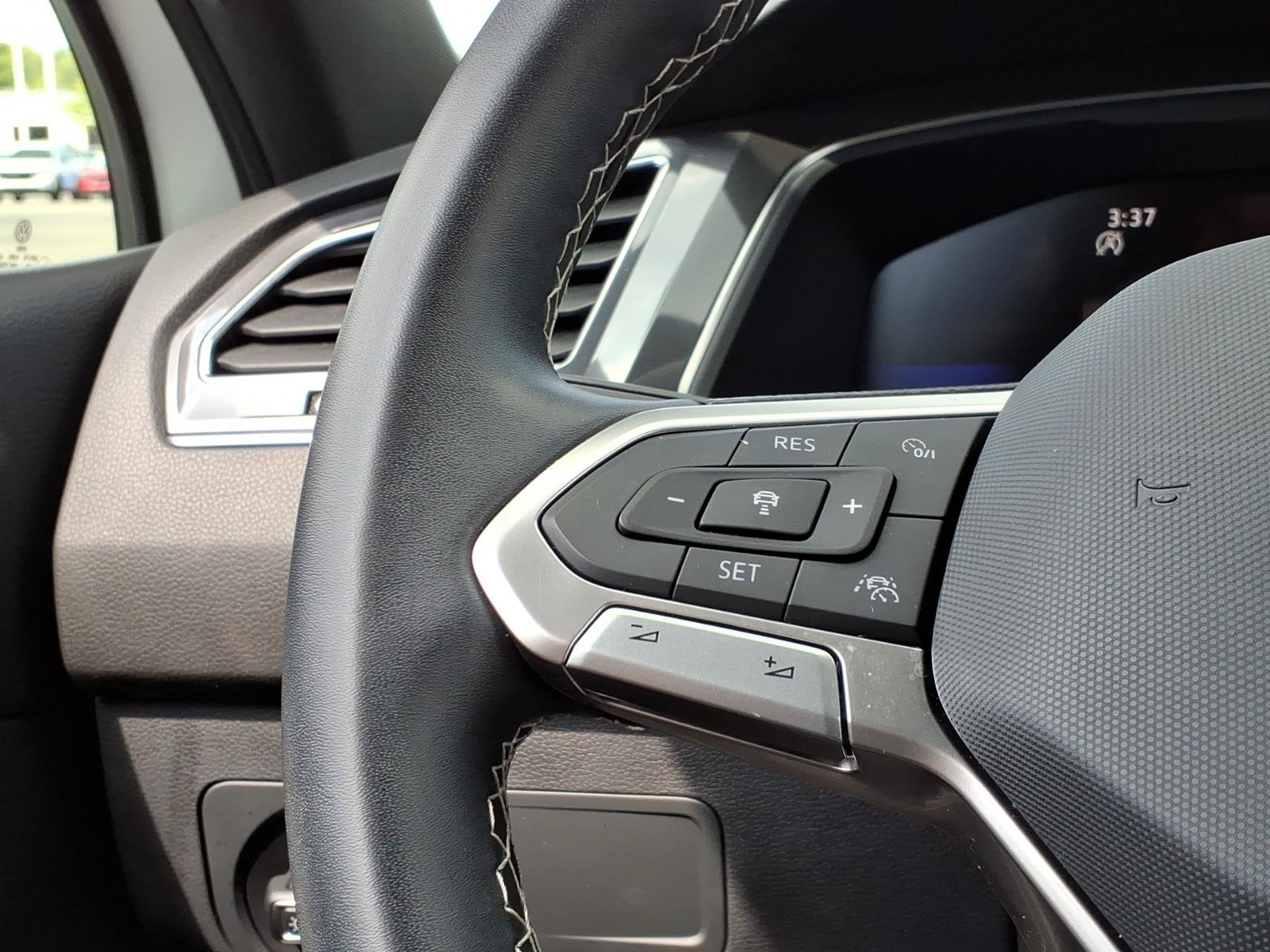 Used 2023 Volkswagen Tiguan SE FWD image 28