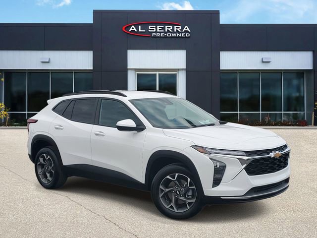 Certified 2025 Chevrolet Trax LT w/ Driver Confidence Package image 1