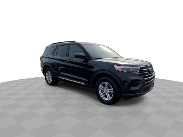 Used 2020 Ford Explorer XLT w/ Comfort Package image 4