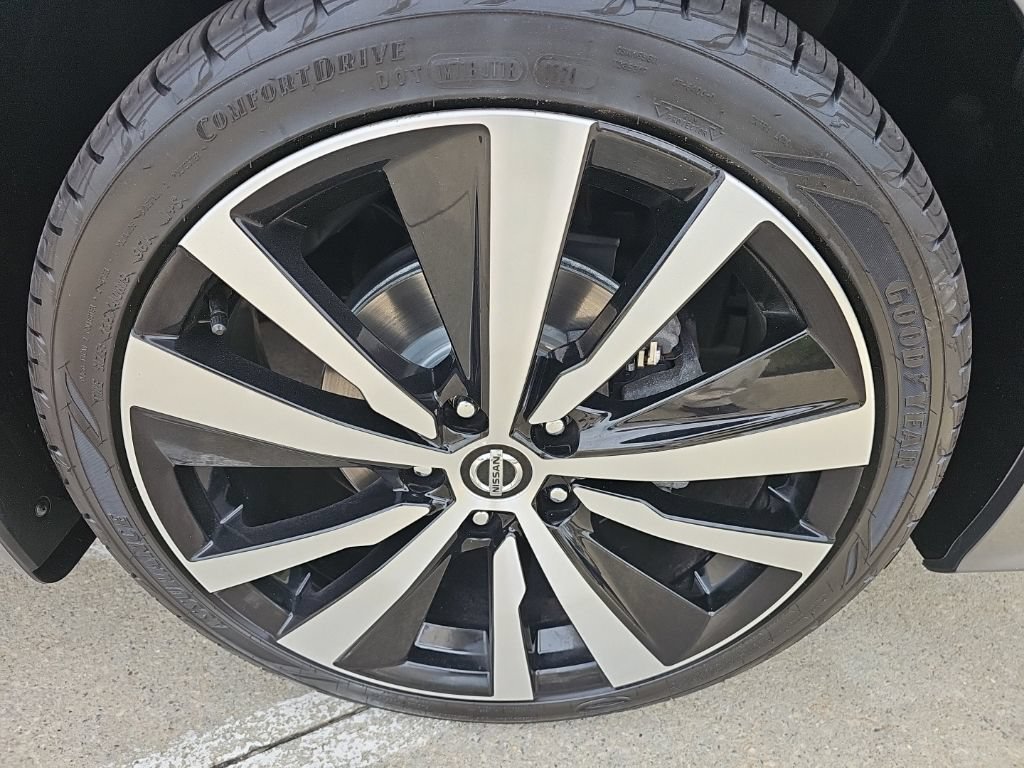 Used 2020 Nissan Altima 2.5 SR AWD/4WD image 2