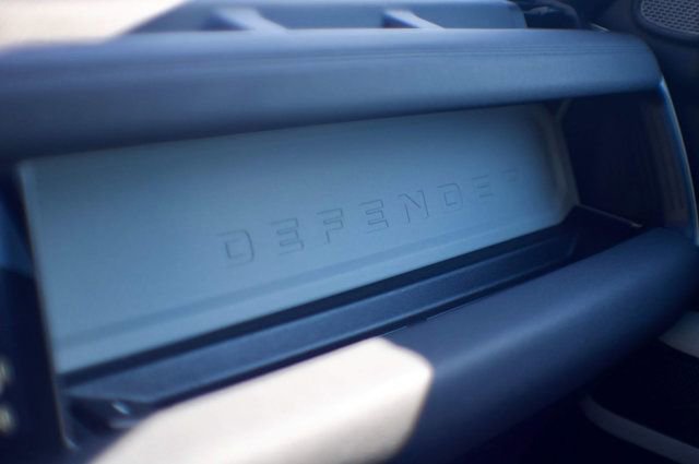 Used 2020 Land Rover Defender 110 SE image 44