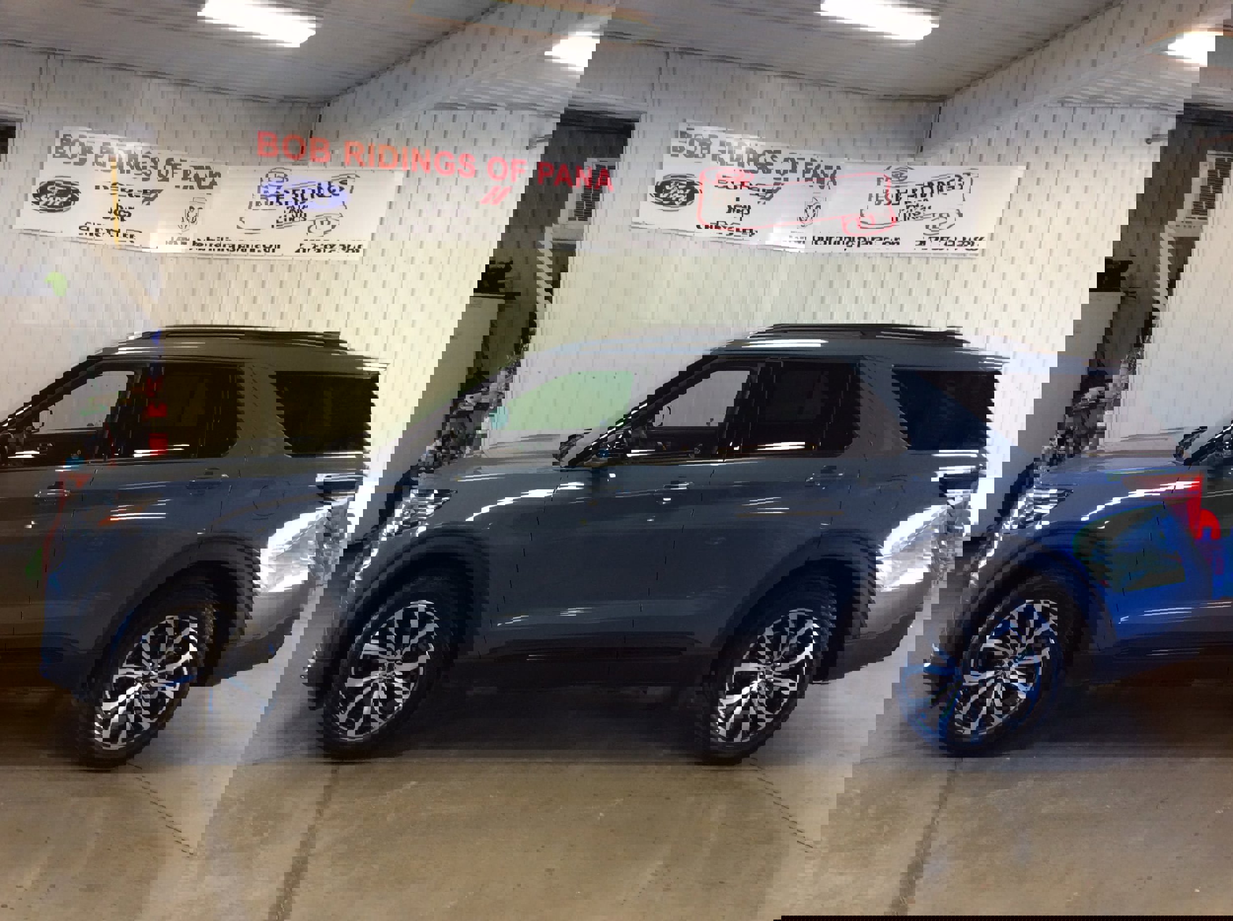 Used 2025 Ford Explorer ST-Line image 2