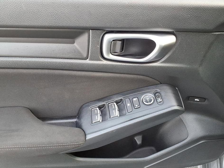 Used 2024 Honda Civic Sport image 11