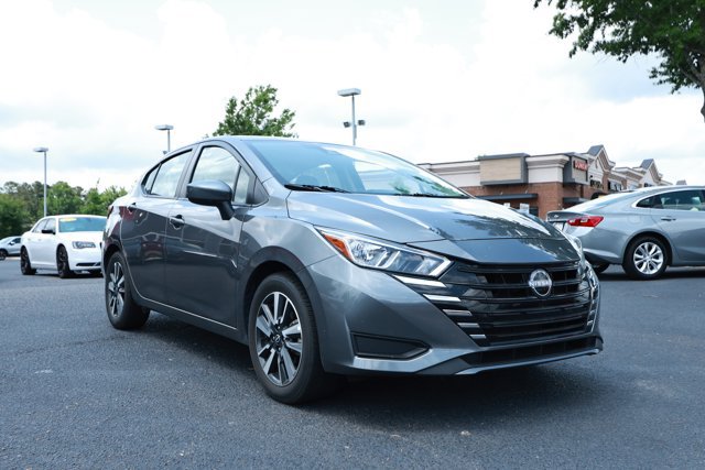 Used 2024 Nissan Versa SV FWD image 3
